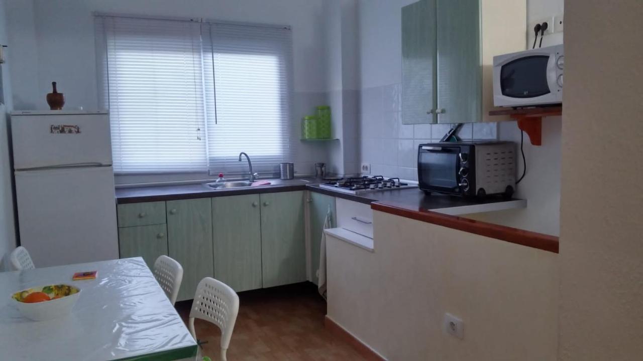 Apartment Linos *